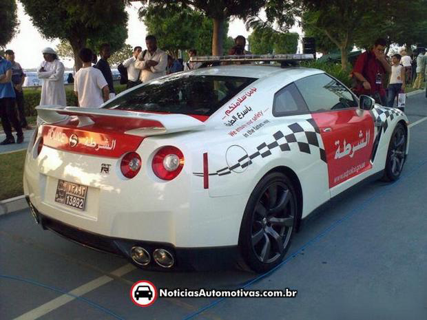 Nissan-GT-R-Policia-Abu-Dhabi-1.jpg