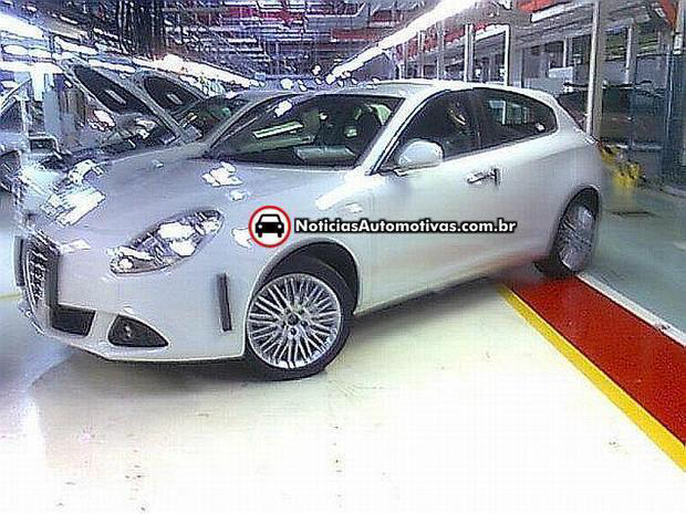 Mais fotos do flagra do Alfa Romeo Milano alfa romeo milano restante fotos flagra 1 Mais fotos do flagra do Alfa Romeo Milano
