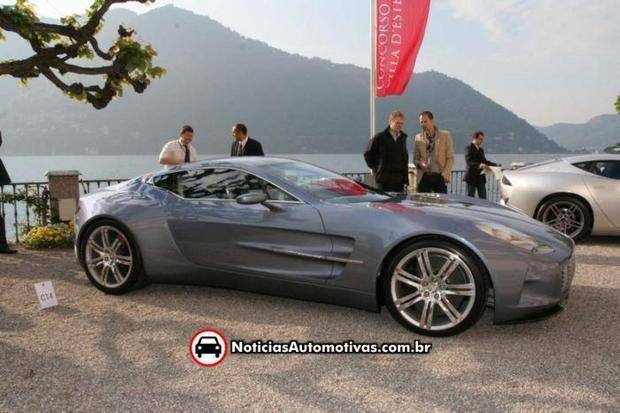aston martin one 77 italia 2 Primeira unidade fabricada do Aston Martin One 77 é revelada na Itália, veja fotos de detalhes