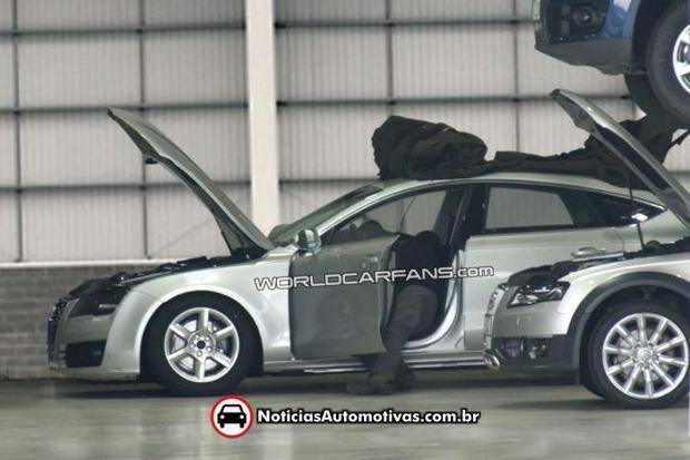 audi a7 flagra sem camuflagem 1 Audi A7 &eacute; flagrado sem camuflagens   modelo ser&aacute; lan&ccedil;ado nos pr&oacute;ximos meses