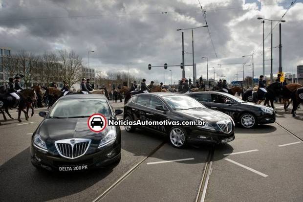 Cavalos e cavaleiros no lançamento do Lancia Delta 200 na Holanda! cavalos e cavaleiros no lancamento do lancia delta na holanda 3 Cavalos e cavaleiros no lançamento do Lancia Delta 200 na Holanda!