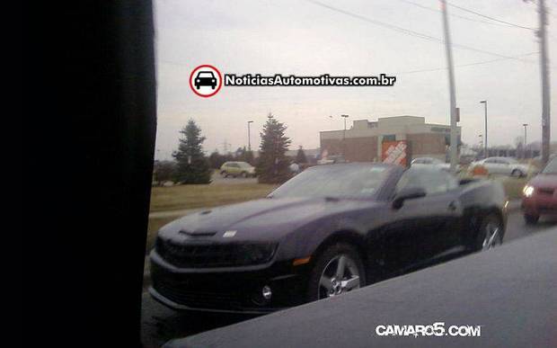 Chevrolet Camaro conversível é flagrado com a capota aberta chevrolet camaro conversivel flagra capota aberta 2 Chevrolet Camaro conversível é flagrado com a capota aberta