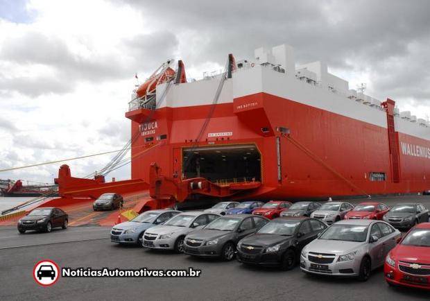 chevrolet cruze chegando reino unido navio Chevrolet Cruze: primeiras unidades chegam ao Reino Unido