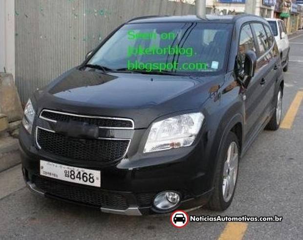 chevrolet-orlando-aparece-quase-nua-na-coreia-do-sul-2.jpg