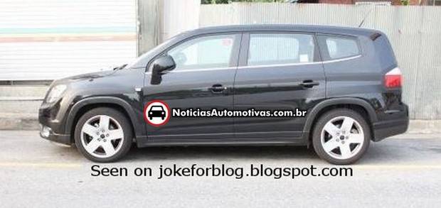 chevrolet-orlando-aparece-quase-nua-na-coreia-do-sul-3.jpg