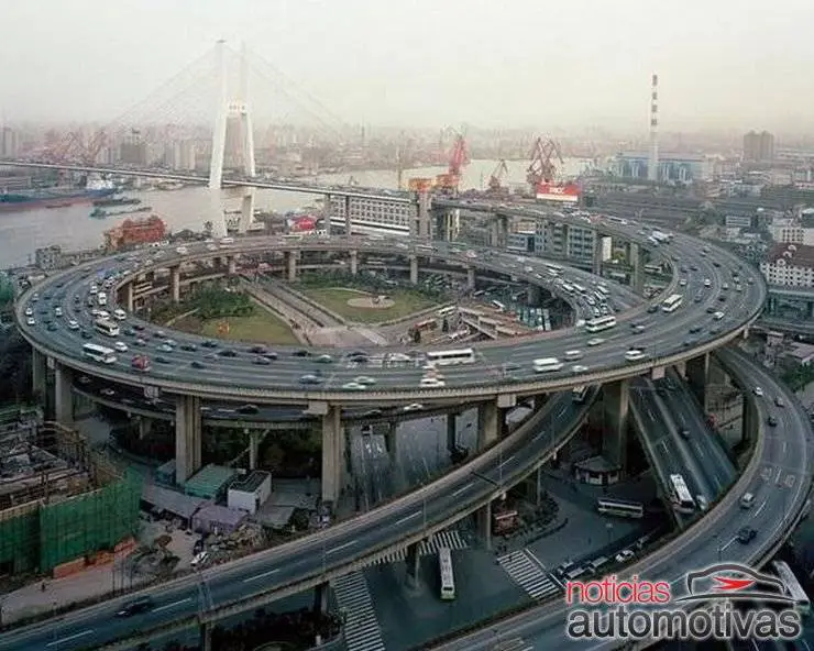 china Xangai: emplacamento de veículo custa em média R$17.000