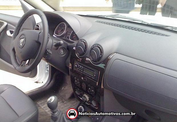 Veja o interior do Dacia Duster dacia duster interior 2 Veja o interior do Dacia Duster