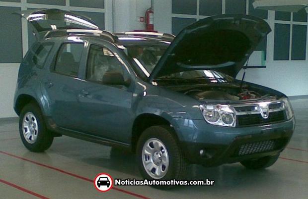 Dacia Duster é flagrada sem nenhuma camuflagem dacia duster suv flagra 1 Dacia Duster é flagrada sem nenhuma camuflagem