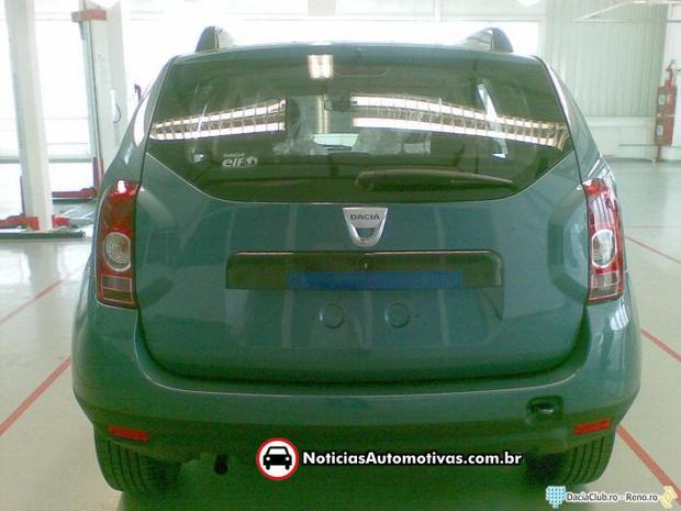 Dacia Duster é flagrada sem nenhuma camuflagem dacia duster suv flagra 3 Dacia Duster é flagrada sem nenhuma camuflagem