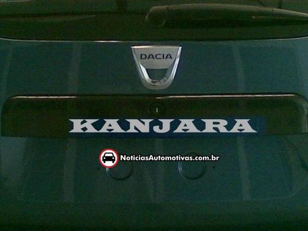 Dacia Sandero MCV é flagrada na Romênia. Duster poderá se chamar Kanjara dacia sandero mcv e flagrada na romenia duster podera se chamar kanjara 3 Dacia Sandero MCV é flagrada na Romênia. Duster poderá se chamar Kanjara