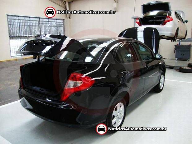 exclusivo flagrados os novos modelos j3 da jac no brasil 2 Exclusivo: Flagra revela modelos J3 da JAC já no Brasil