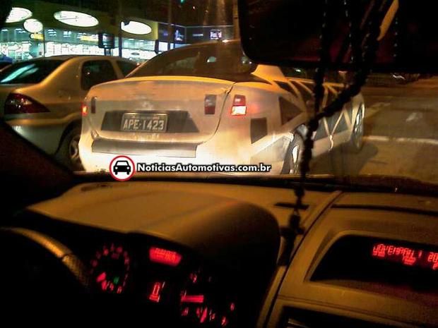 Exclusivo: Renault Fluence já roda em testes no Brasil! exclusivo renault fluence ja roda em testes no brasil 2 Exclusivo: Renault Fluence já roda em testes no Brasil!