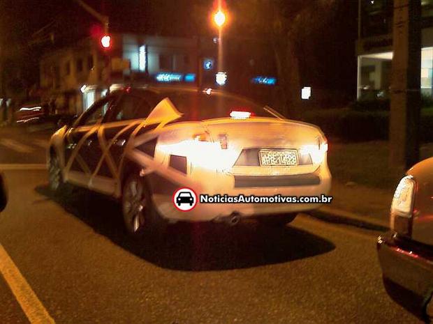 Exclusivo: Renault Fluence já roda em testes no Brasil! exclusivo renault fluence ja roda em testes no brasil 3 Exclusivo: Renault Fluence já roda em testes no Brasil!