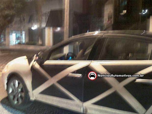 Exclusivo: Renault Fluence já roda em testes no Brasil! exclusivo renault fluence ja roda em testes no brasil 4 Exclusivo: Renault Fluence já roda em testes no Brasil!