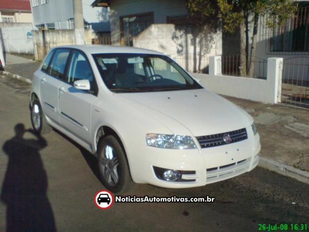 Carro usado da semana, opinião de dono: Fiat Stilo 1.8 2009 com Dualogic, HSD e trocas de marcha no volante fiat stilo dualogic flex branco 2 Carro usado da semana, opinião de dono: Fiat Stilo 1.8 2009 com Dualogic, HSD e trocas de marcha no volante