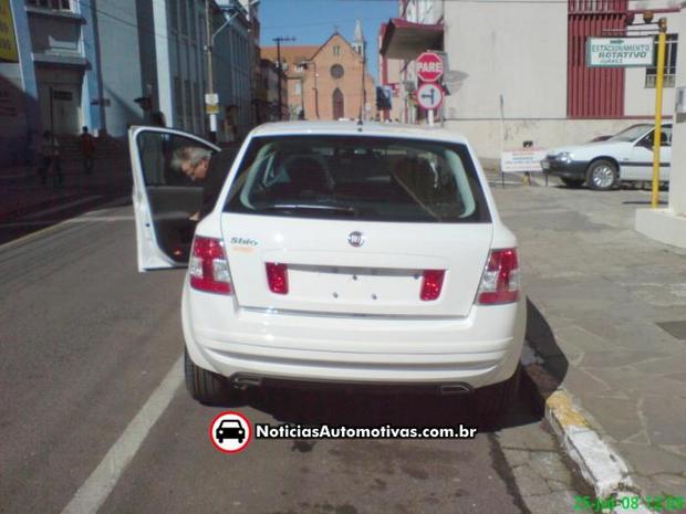 Carro usado da semana, opinião de dono: Fiat Stilo 1.8 2009 com Dualogic, HSD e trocas de marcha no volante fiat stilo dualogic flex branco 3 Carro usado da semana, opinião de dono: Fiat Stilo 1.8 2009 com Dualogic, HSD e trocas de marcha no volante