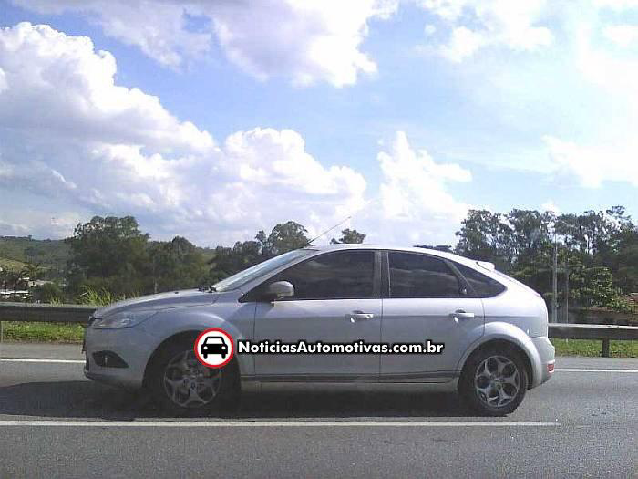 Segredo: nosso leitor flagra novo Focus ST na rodovia Castelo Branco! ford novo focus st flagra danilo aguiar 2 Segredo: nosso leitor flagra novo Focus ST na rodovia Castelo Branco!