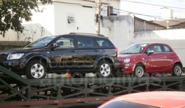 freemont 500 1 Freemont e Fiat 500 são flagrados por leitor