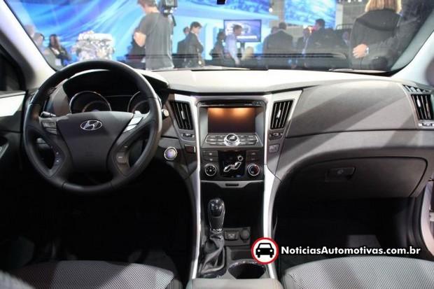 Hyundai Sonata 2011 custa 19.915 dólares nos EUA hyundai apresenta sonata 2011 em los angeles e confirma versao hibrida 4 Hyundai Sonata 2011 custa 19.915 dólares nos EUA