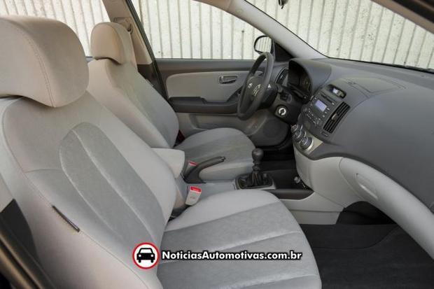 Hyundai Elantra Blue, feito para ser econômico, custará 14.145 dólares nos EUA hyundai elantra blue 4 Hyundai Elantra Blue, feito para ser econômico, custará 14.145 dólares nos EUA