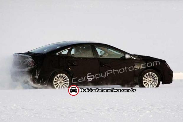 hyundai faz manobras no gelo com o azera 2012 3 Hyundai faz manobras no gelo com o Azera 2012