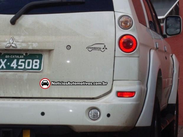 Leitor flagra Pajero Sport experimental. Será uma nova versão a gasolina? leitor flagra pajero sport experimento sera uma nova versao a gasolina 4 Leitor flagra Pajero Sport experimental. Será uma nova versão a gasolina?