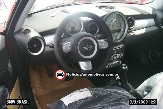 MINI Cooper desembarca oficialmente no porto de Santos mini cooper desembarca oficialmente no porto de santos 2 MINI Cooper desembarca oficialmente no porto de Santos