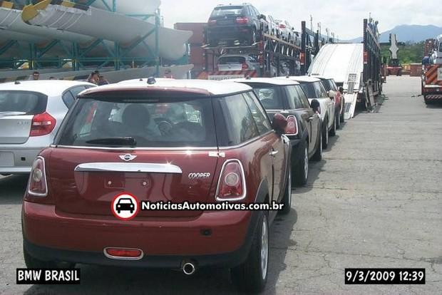 MINI Cooper desembarca oficialmente no porto de Santos mini cooper desembarca oficialmente no porto de santos 3 MINI Cooper desembarca oficialmente no porto de Santos
