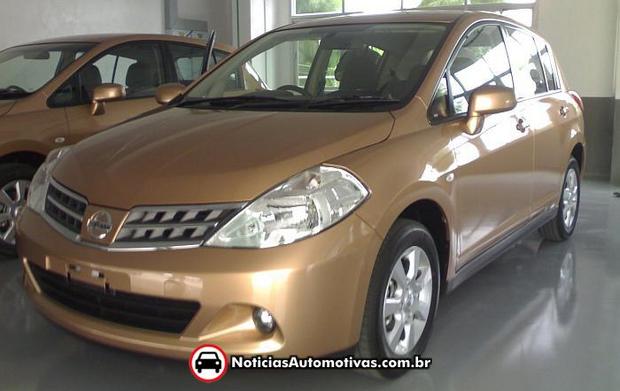 Nissan Tiida 2010 terá pequena atualização visual nissan tiida 2010 reestilizado 1 Nissan Tiida 2010 terá pequena atualização visual