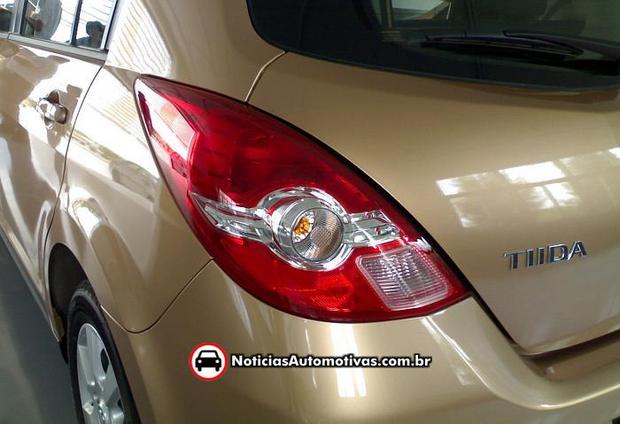 Nissan Tiida 2010 terá pequena atualização visual nissan tiida 2010 reestilizado 2 Nissan Tiida 2010 terá pequena atualização visual