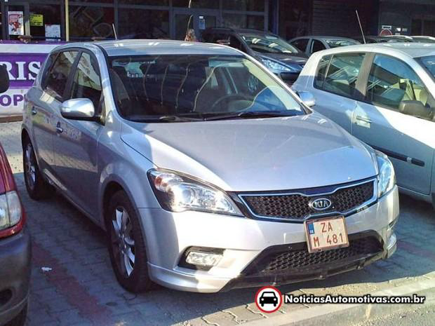 novas-imagens-do-kia-ceed-2010-aparecem-na-internet-1.jpg