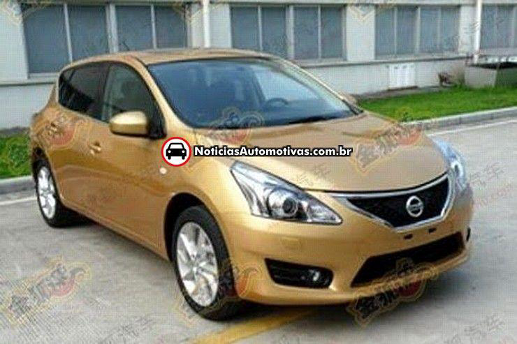 Novo Nissan Tiida 2012 agora aparece por inteiro novo nissan tiida 2012 flagra 1 Novo Nissan Tiida 2012 agora aparece por inteiro