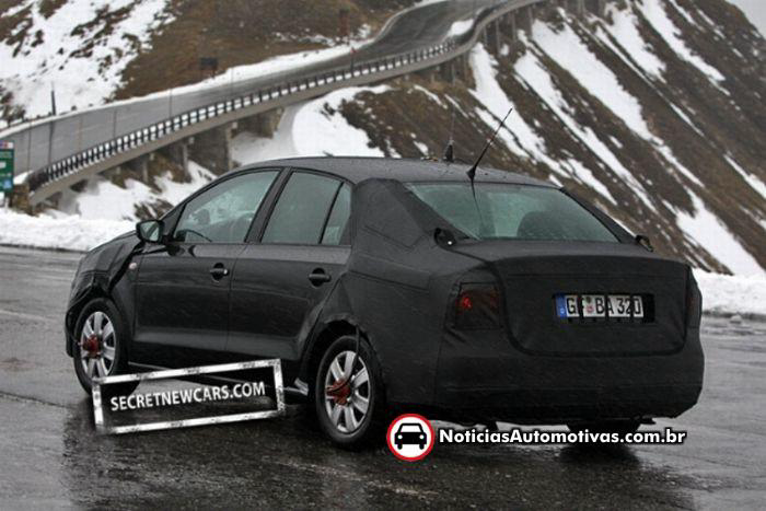 Novo Polo Sedan 2011 é flagrado em testes na Europa novo polo sedan 2010 e flagrado em testes na europa 3 Novo Polo Sedan 2011 é flagrado em testes na Europa