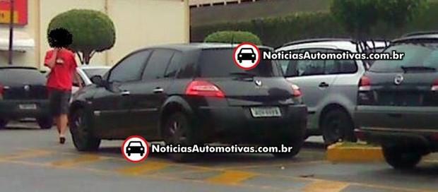 Renault Megane hatch com 4 portas é visto no Rio de Janeiro renault megane hatch com 4 portas e visto no rio de janeiro 3 Renault Megane hatch com 4 portas é visto no Rio de Janeiro
