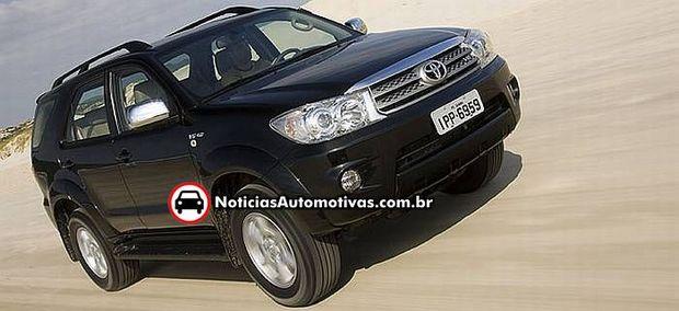 toyota-hilux-sw4-2009-gasolina toyota hilux sw4 2009 gasolina 1 Toyota Hilux SW4 2009 agora tem opção de dois motores a gasolina, preços a partir de 119.700 reais