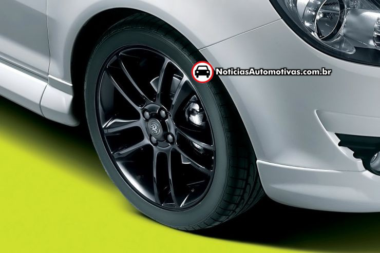  Vauxhall Corsa ganha versão Black White Limited Edition