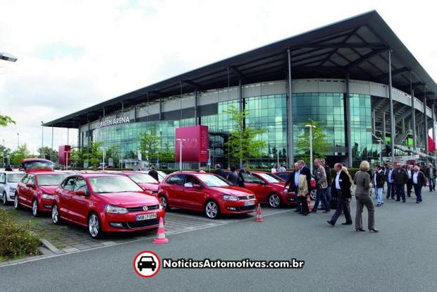 volkswagen polo evento fabrica 260 3 Volkswagen usa 260 Polos para formar o nome do modelo, em evento para concessionárias