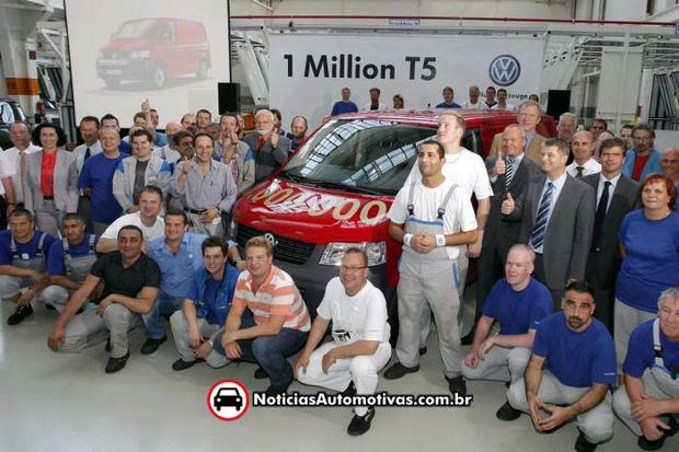Volkswagen T5 chega a um milhão de unidades produzidas volkswagen t5 milhao 1 Volkswagen T5 chega a um milhão de unidades produzidas