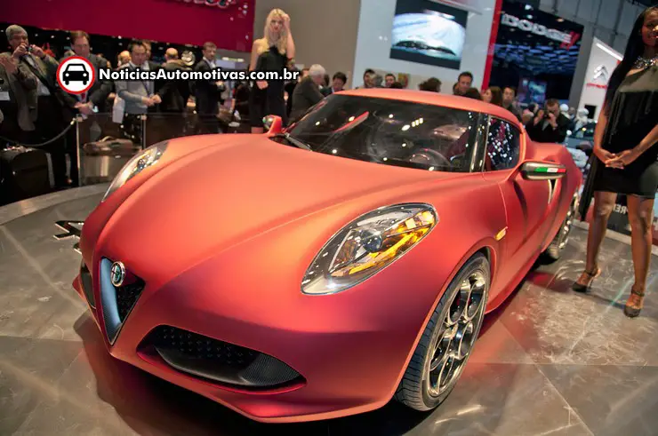 alfa romeo 4c concept 1 Volkswagen planeja usar motores da Porsche na Alfa Romeo, caso consiga comprar a marca da Fiat