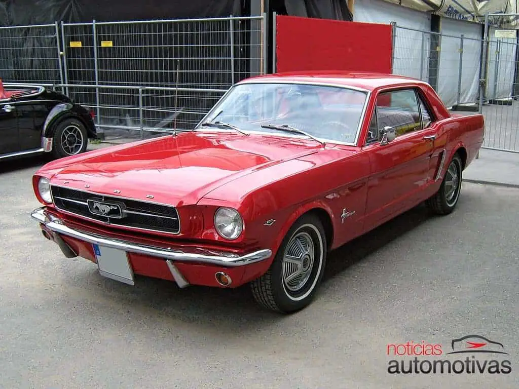 1200px 1965 Ford Mustang 2D Hardtop Front