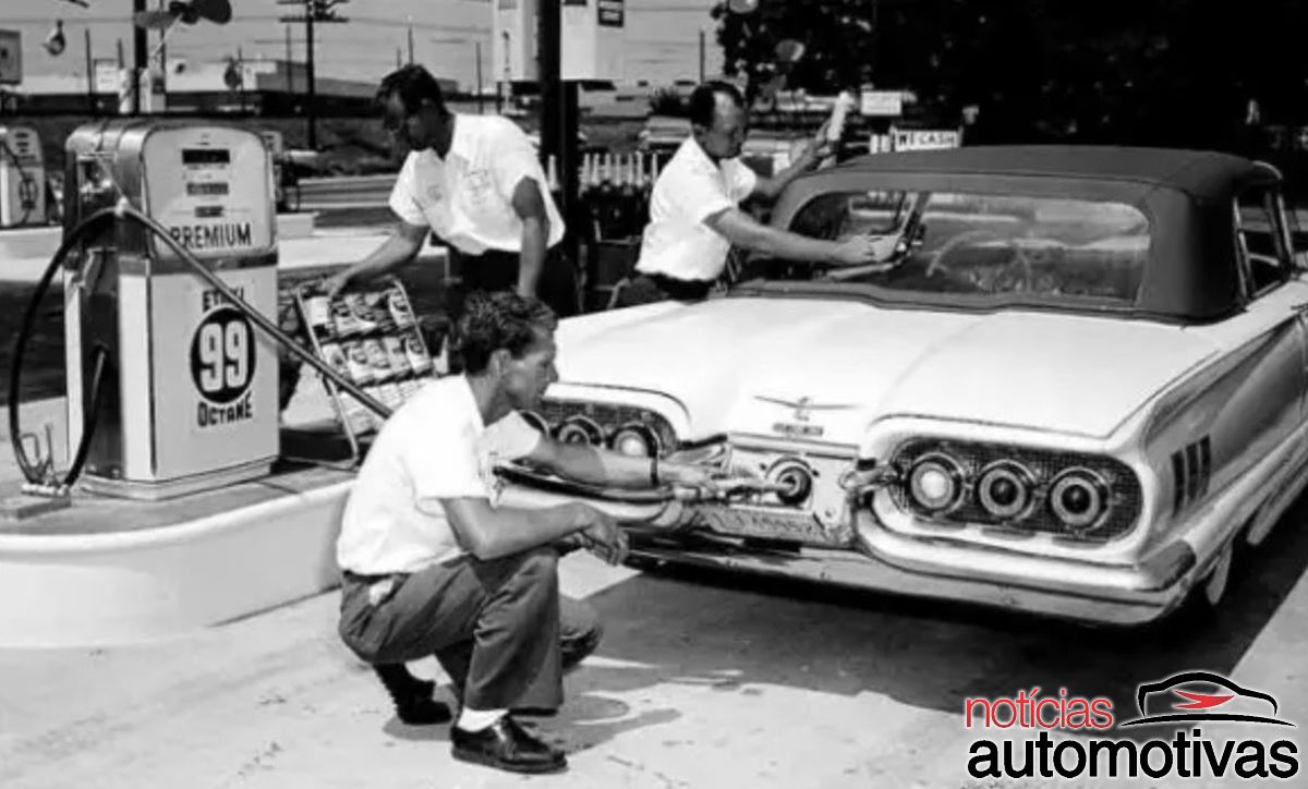 1960 ford thunderbird fuel cap