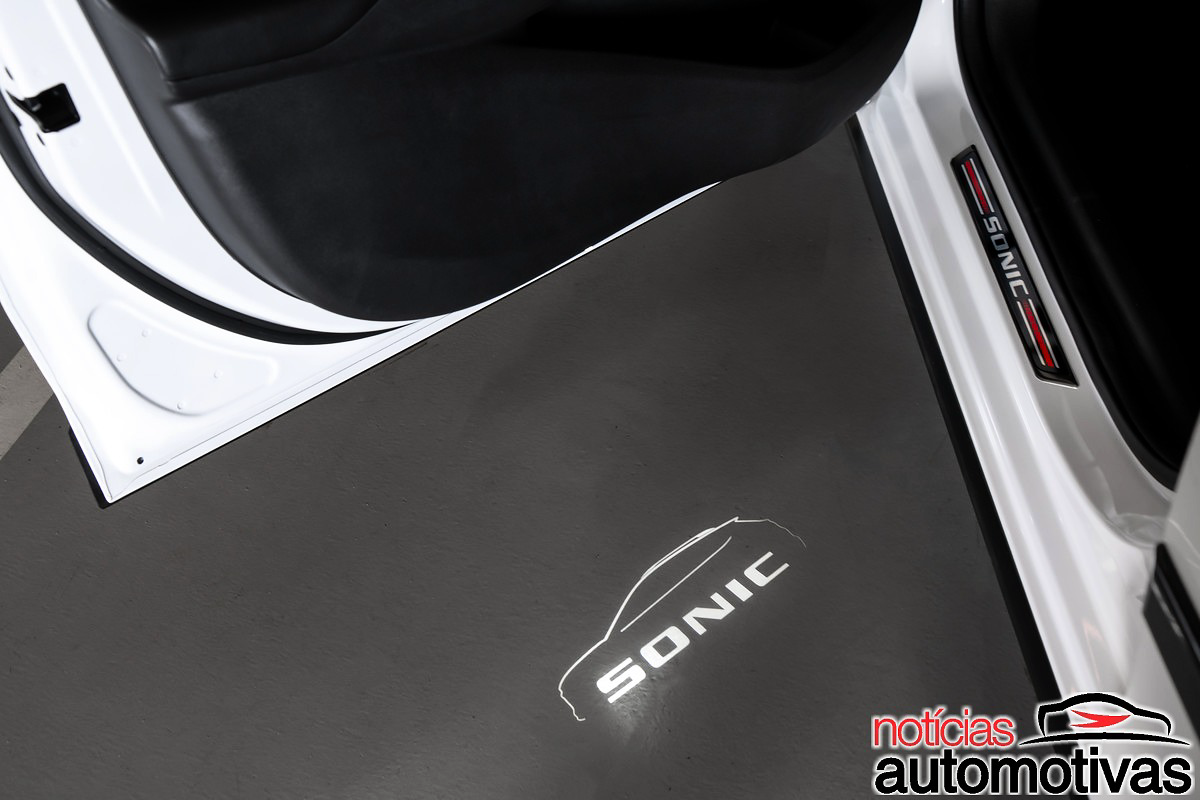 chevrolet sonic rs 4