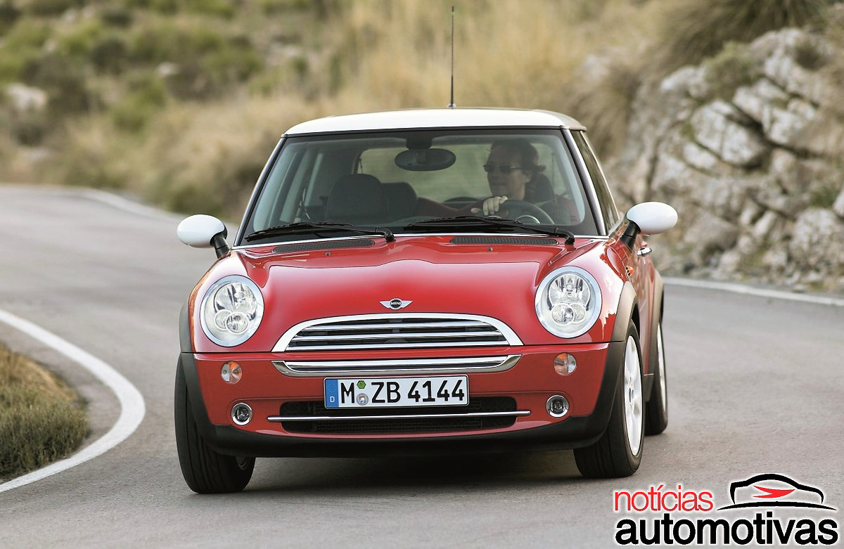 Sob controle alemão, marca inglesa famosa por seus carros pequenos comemora os 25 anos do chamado “MINI moderno”