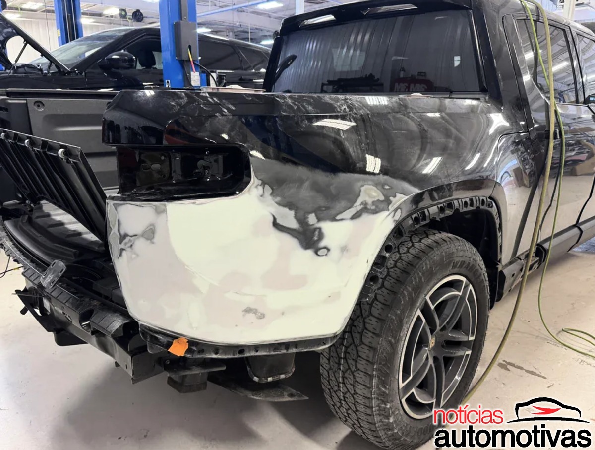 rivian r1t picape amassado 1