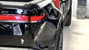 rivian r1t picape amassado 2