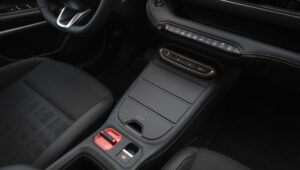 novo jeep avenger 85 aniversario 8
