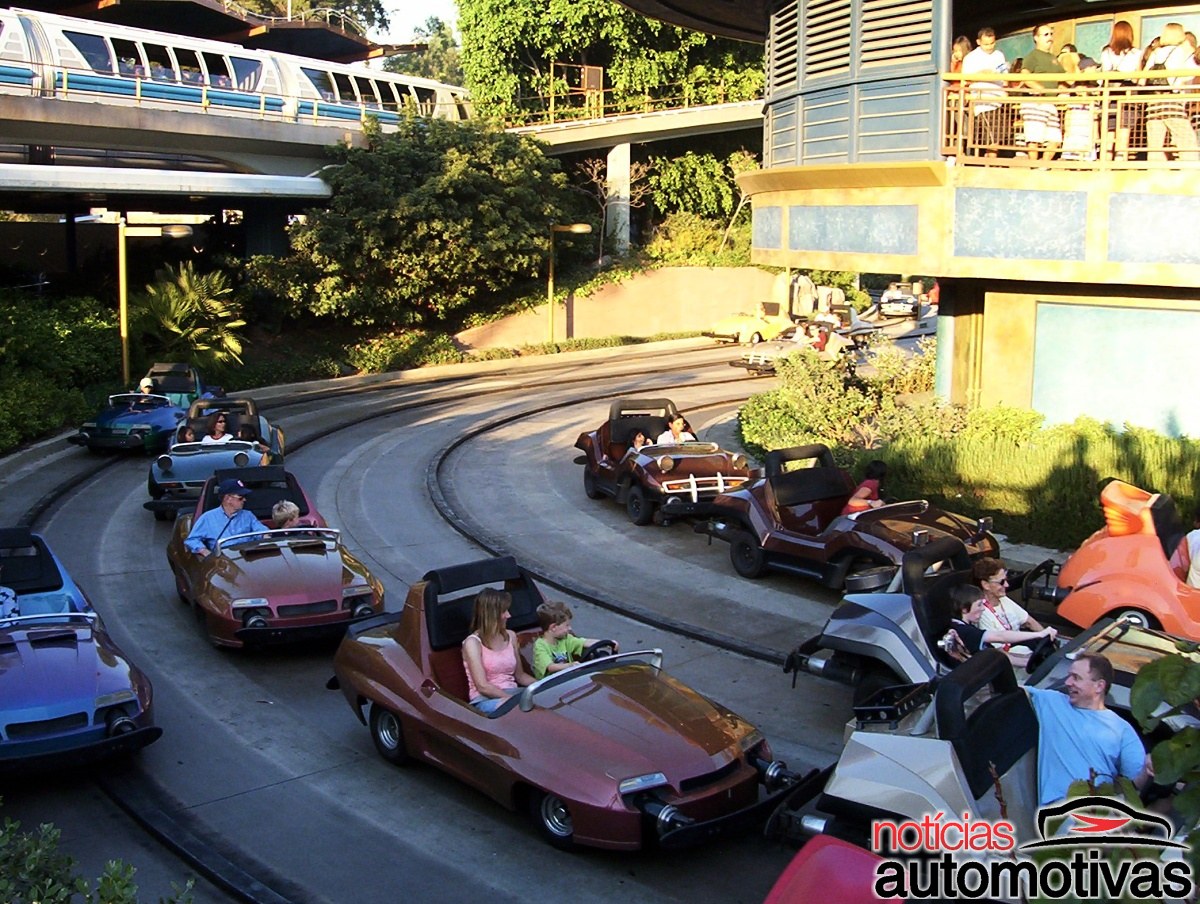 A Autopia da Disneyland marcou a primeira ‘dirigida’ de muita gente, só que a nostalgia ganhou data para acabar na Califórnia: 1º de fevereiro