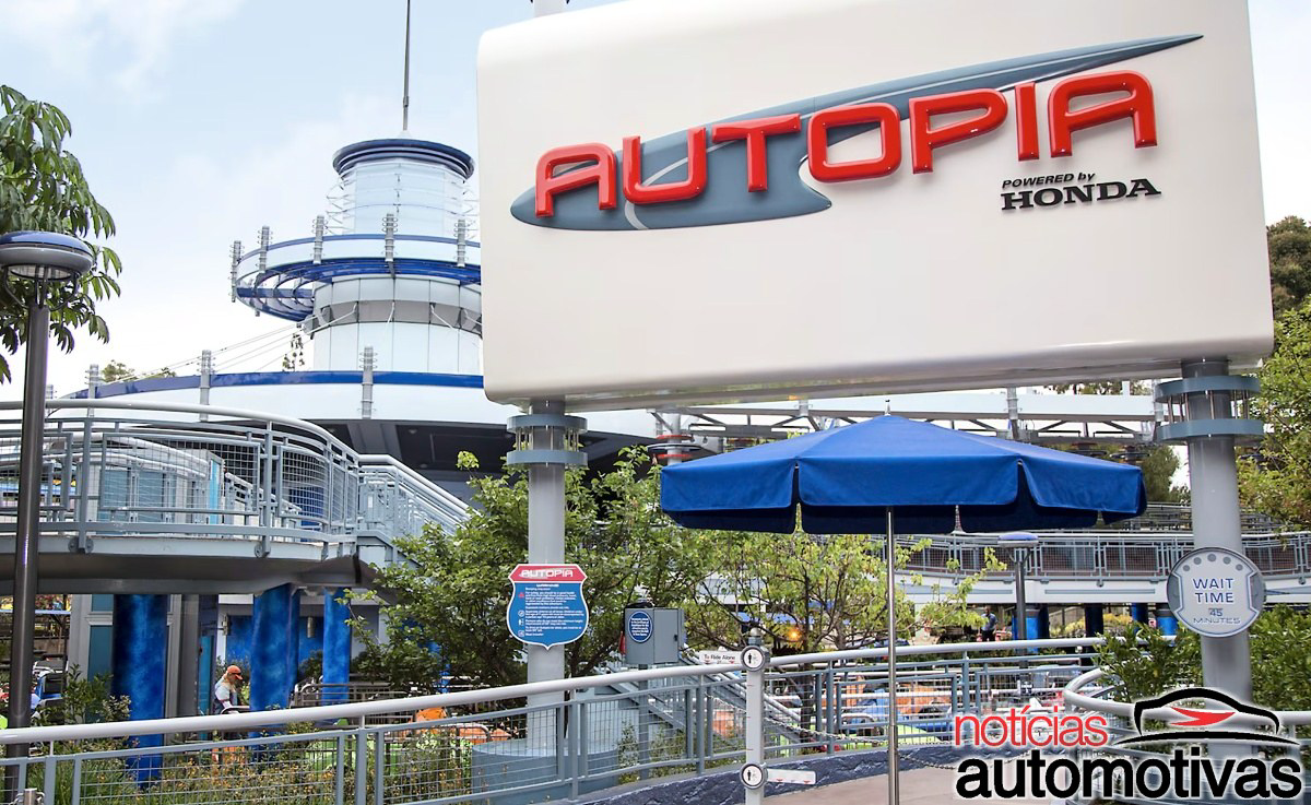 Disneyland Autopia 3