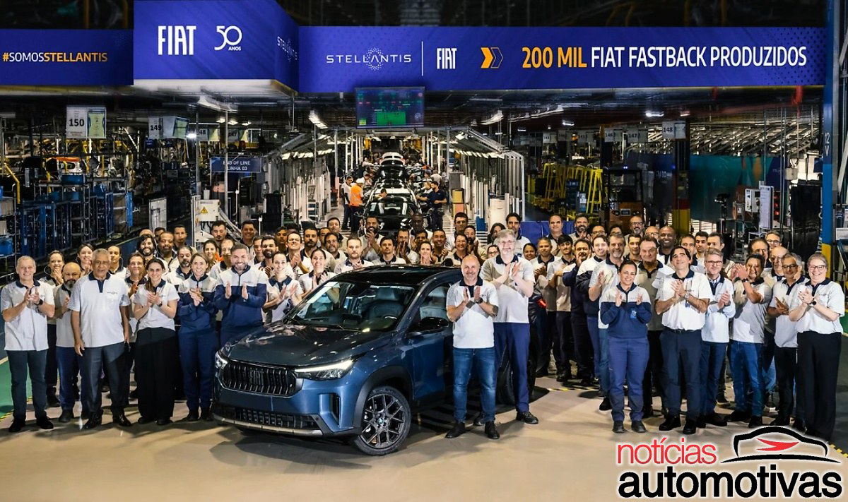 Com porta-malas de 600 litros e opção Abarth, Fiat Fastback alcança 200 mil unidades feitas no Brasil em menos de quatro anos
