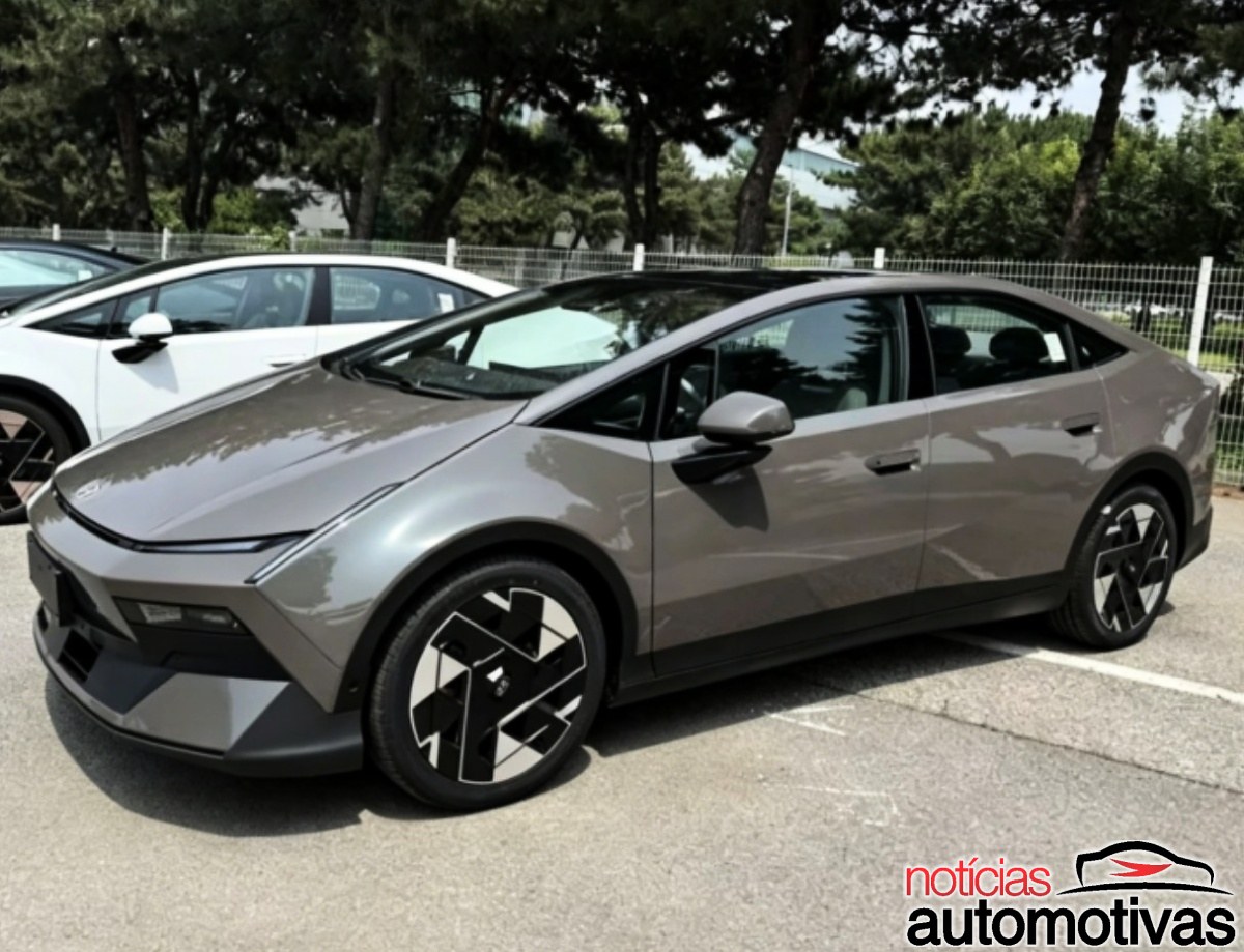 Hyundai Ioniq V Na Rua China 2